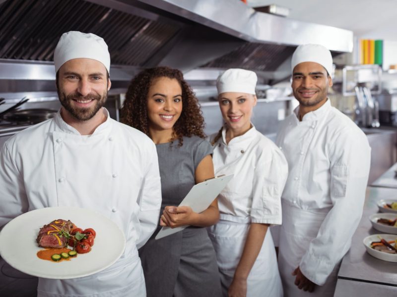 Become a Successful Restaurant Manager With These 8 Habits