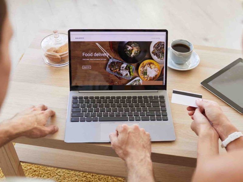 Why Online Ordering for Restaurants is Beneficial for Brands and Guests