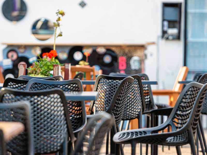 7 Restaurant Industry Trends and Predictions to Watch for in 2023