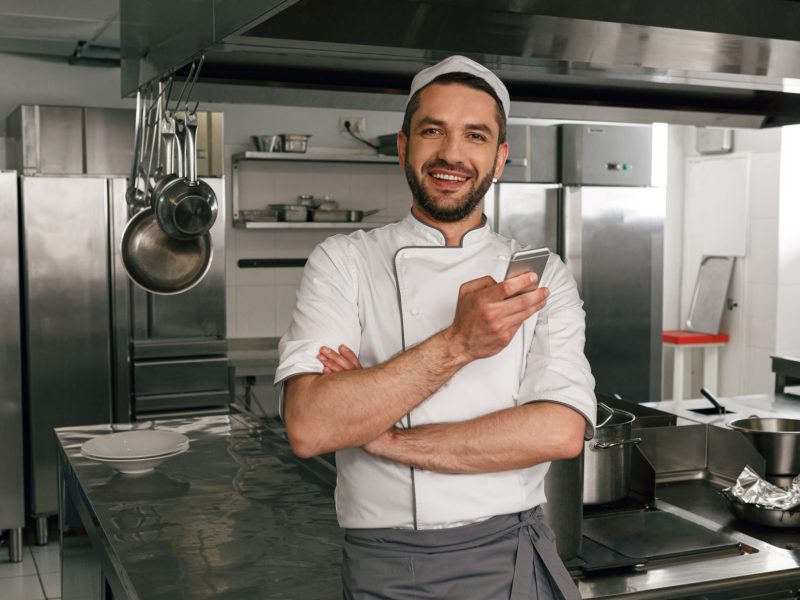 Why Your Restaurant Needs a Branded Mobile App